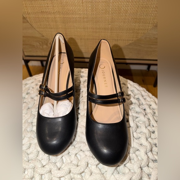 Journee Collection Black Double Strap Mary Jane Heels Size 7.5W Wide - Picture 5 of 8